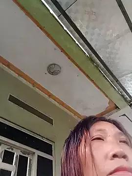 Bella-bae from StripChat