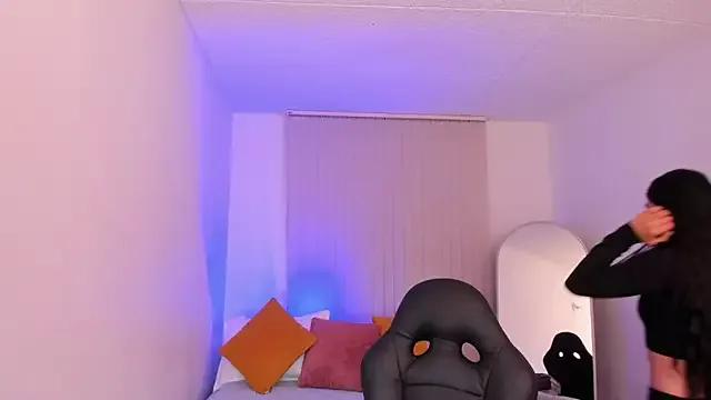 bella_blue18 from StripChat
