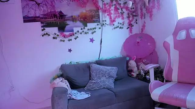 Try our streaming cams variety and talk on a personal level with our adorable girls streamers, showing off their bountiful shapes and dildos.