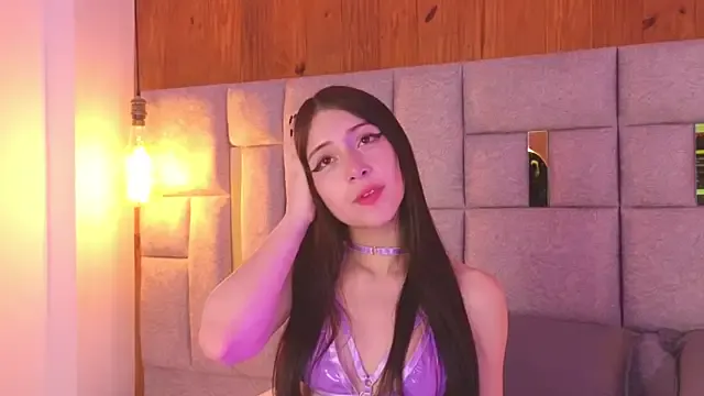 bella_kittyy_ on StripChat 