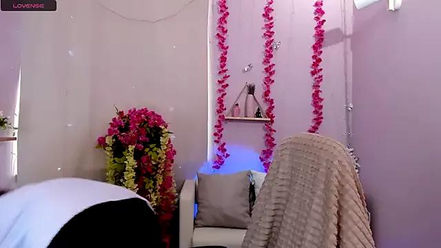 Bella_Robinson from StripChat is Freechat