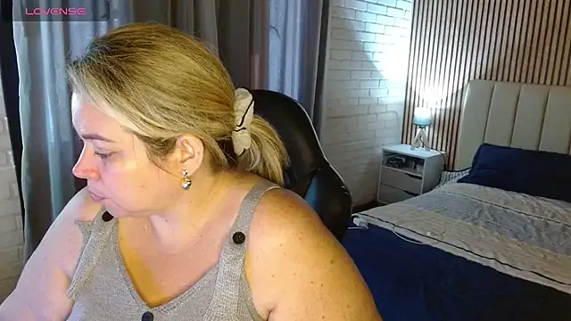 bella_savati on StripChat 