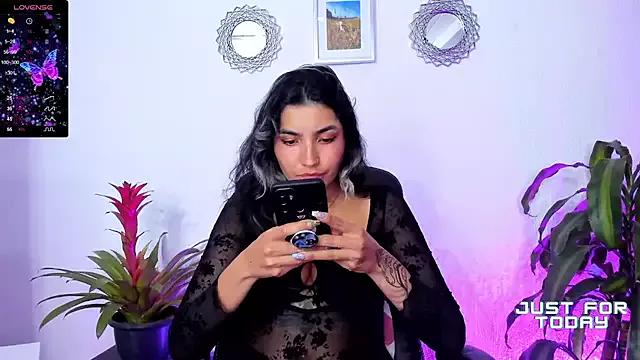 Bella_trix_ from StripChat