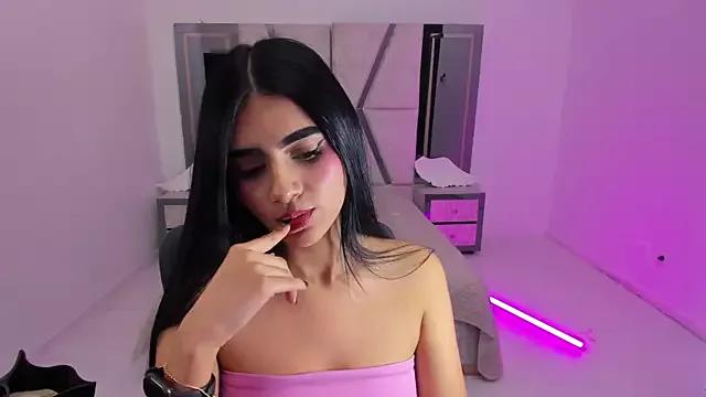 BellaaStorm from StripChat
