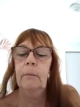 bellaau on StripChat 