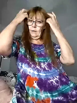 bellaau on StripChat 