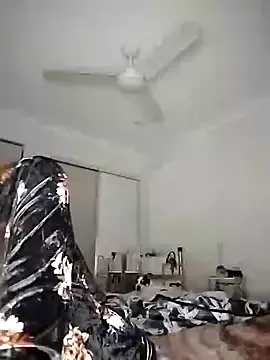 bellaau on StripChat 