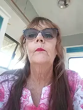 bellaau on StripChat 