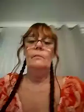 bellaau on StripChat 