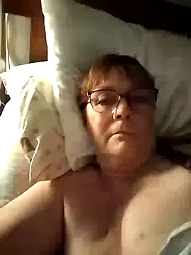 bellaau on StripChat 