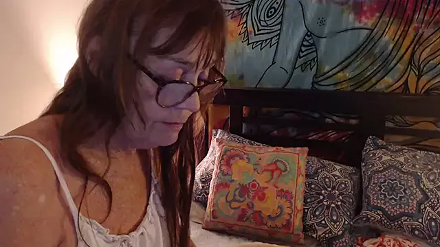 bellaau on StripChat 