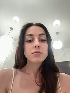 BellaBabyyy from StripChat