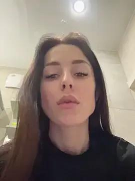 BellaBabyyy from StripChat