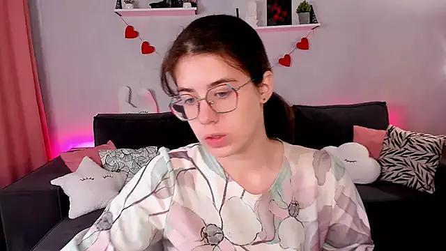 BellaCaress from StripChat is Freechat
