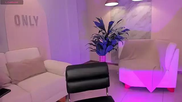 BellaCarteer_ from StripChat