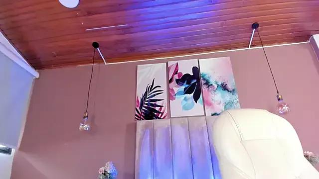 BellaClaiir from StripChat