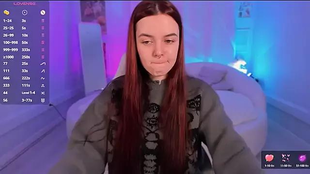 Cling to live show with BellaDevile from StripChat 