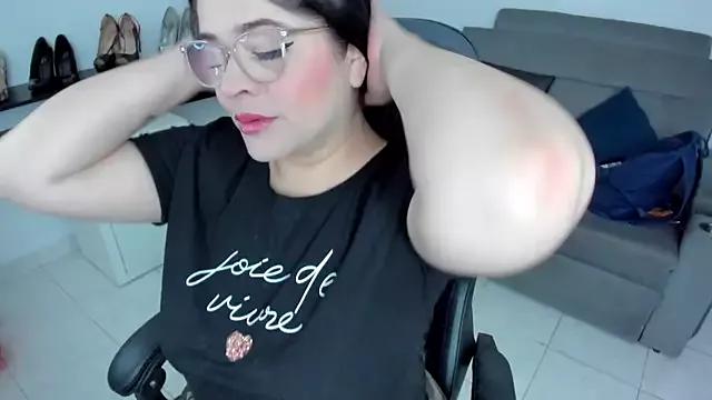BellaFlaming from StripChat is Freechat