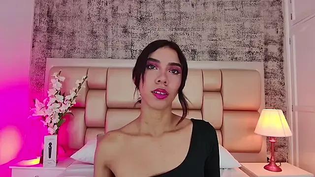 BellaHarper1 from StripChat