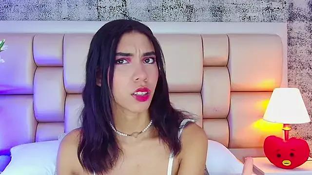 BellaHarper1 from StripChat