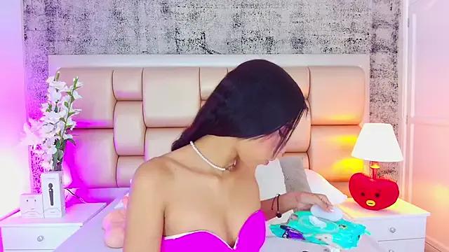 BellaHarper1 from StripChat