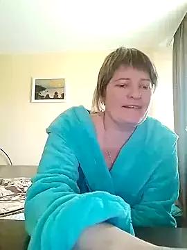 BellaLove335 from StripChat