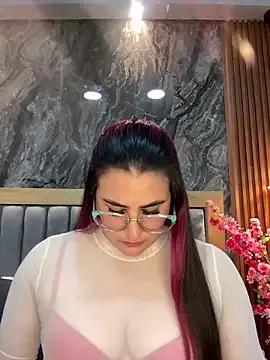 BellaPeers_ from StripChat