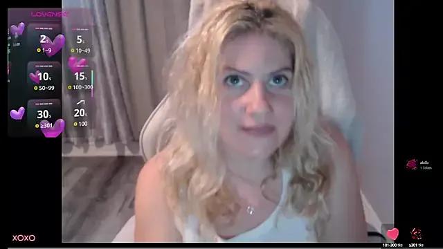 Try our streaming cams variety and talk on a personal level with our adorable girls streamers, showing off their bountiful shapes and dildos.