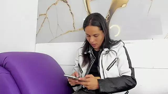 BellaStone_anki from StripChat is Freechat