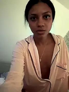BellaSummerr from StripChat