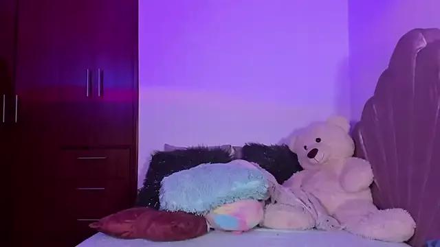 BellaSun_ from StripChat