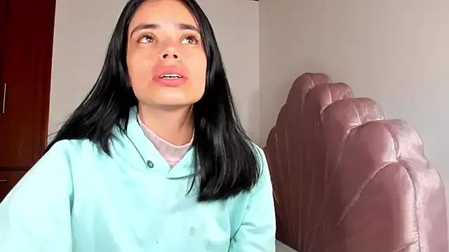 BellaSun_ from StripChat