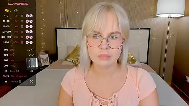 bellatip from StripChat