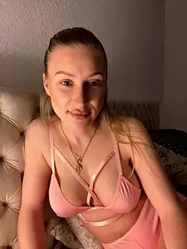 belle98 from StripChat
