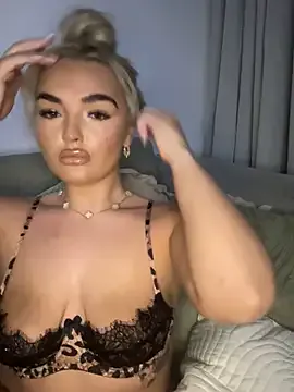 BelleXx from StripChat