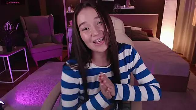 Bellla_Haddid from StripChat
