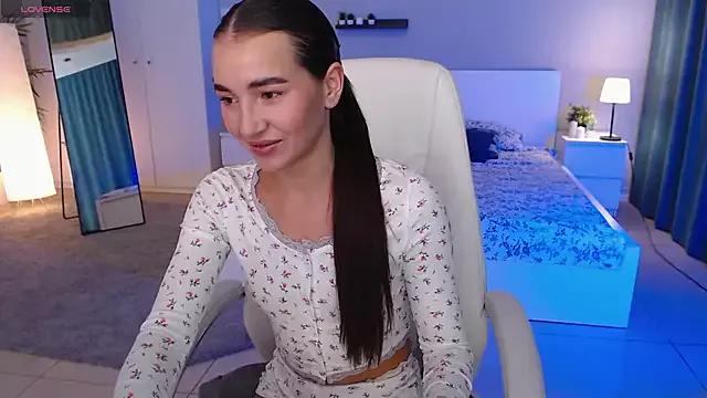 Bellla_Haddid from StripChat