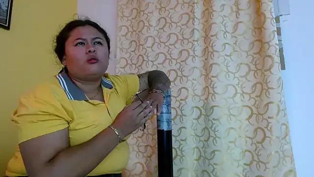 Bellotabigtits18 from StripChat