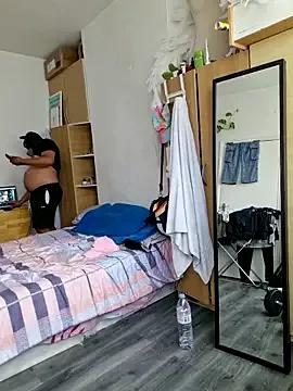 bellylova from StripChat
