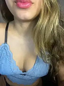 bellysantinha from StripChat