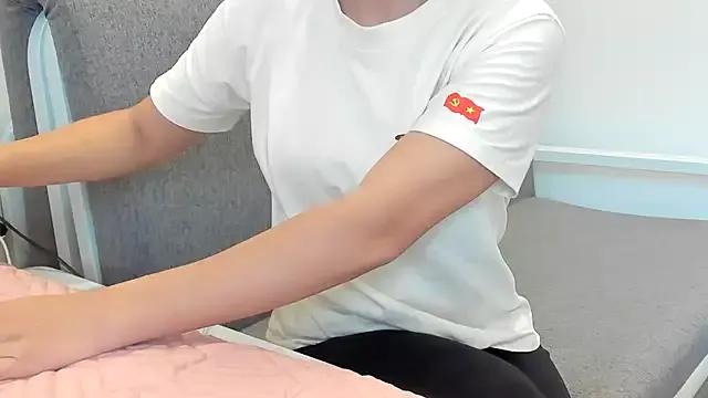 Try our streaming cams variety and talk on a personal level with our adorable girls streamers, showing off their bountiful shapes and dildos.