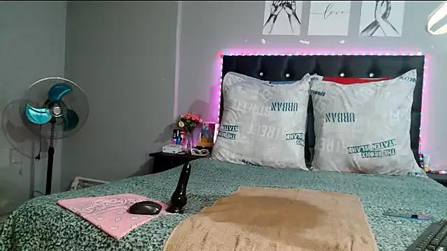 berrylipsX from StripChat