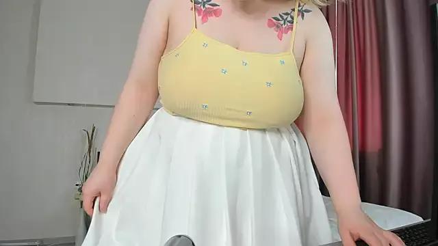 Betty___Johnson from StripChat