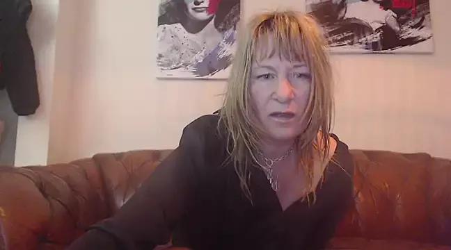 BettyDavisX from StripChat