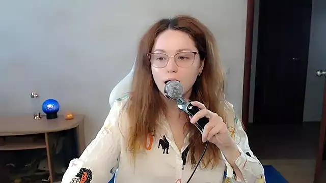 BettyGinger from StripChat