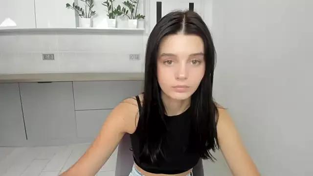 BeverlyHill from StripChat