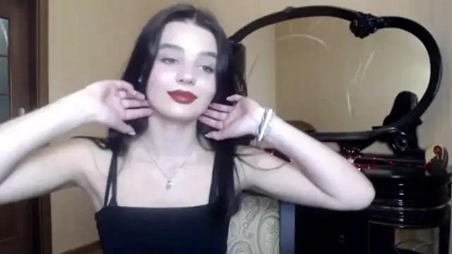 BeverlyHill from StripChat