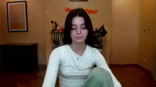 BeverlyHill from StripChat