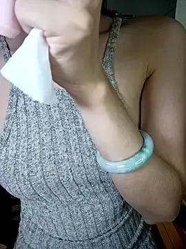 Bi_Cute388 from StripChat is Freechat