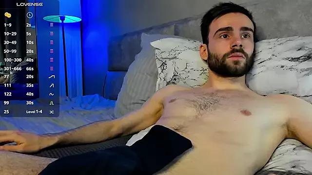 bigboiironny from StripChat